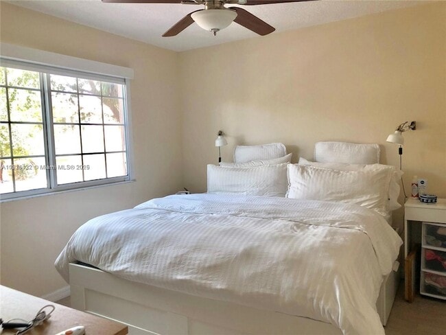 Building Photo - 2039 SE 10th Ave