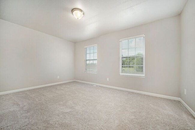 Building Photo - 4340 Briarhill Dr
