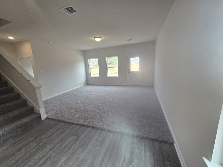 Building Photo - 3302 Brushy Marsh Dr