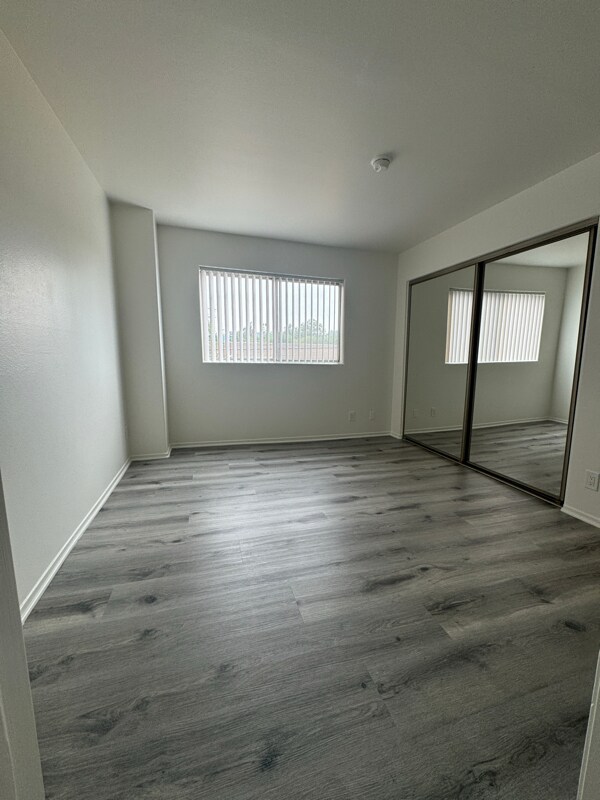 Building Photo - 13012 Riverside Dr