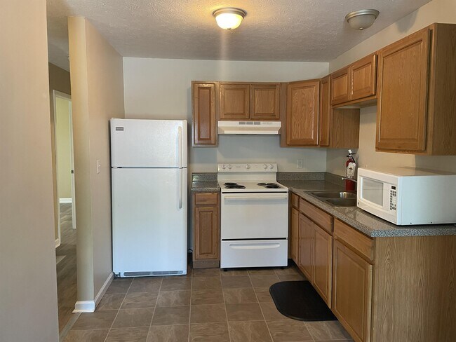 Building Photo - 2817 Colt Dr NE