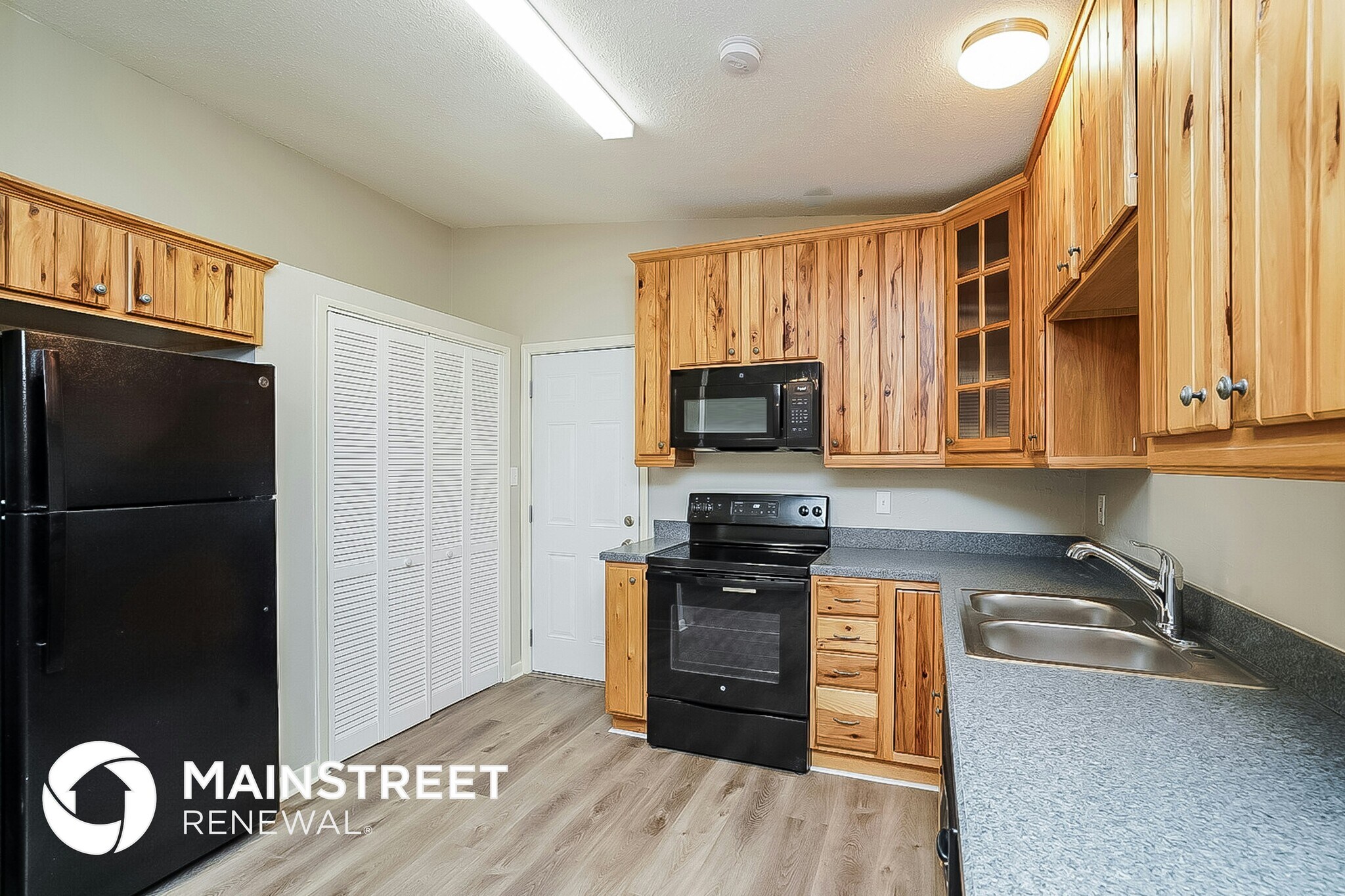 Building Photo - 1301 Wood Ave