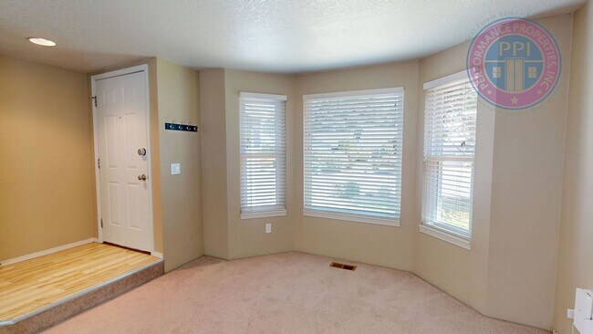 Building Photo - 11665 SW Sheffield Cir