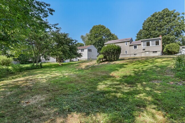 Building Photo - 115 Lucille St