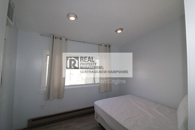 Building Photo - 4 Ashworth Ave