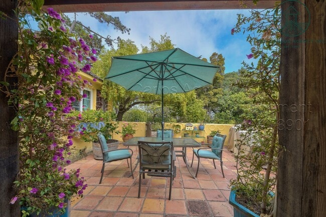 Building Photo - Adorable Furnished Three Bedroom Hatton Fields Home - Flexible Lease Term