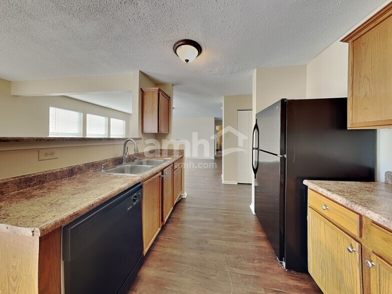 Building Photo - 1545 Fortner Dr