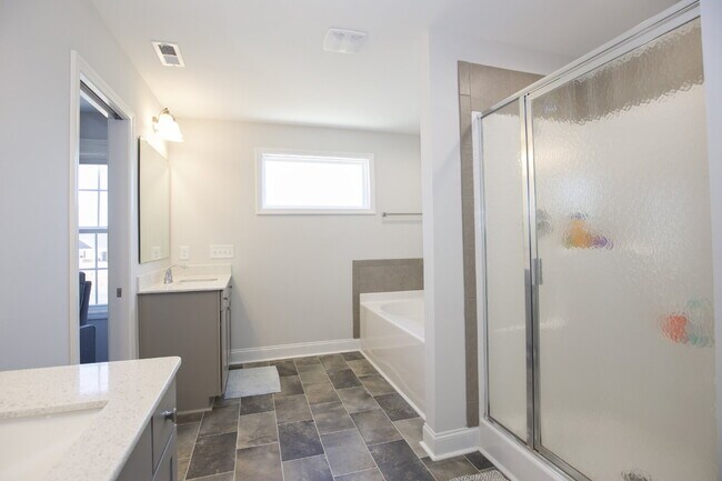 Building Photo - "Spacious 4-Bedroom Gem with 3 Full Baths - 2344 Sq Ft of Comfort on Stackhouse Drive!"