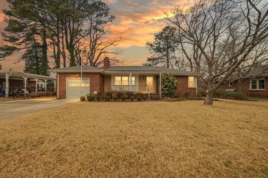 Building Photo - 335 E McGinnis Cir