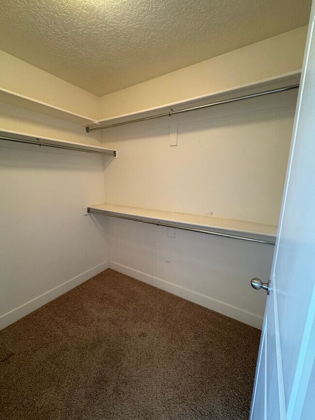 Building Photo - Beautiful top level Payson condo for rent!