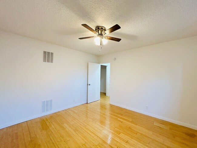 Building Photo - Durango