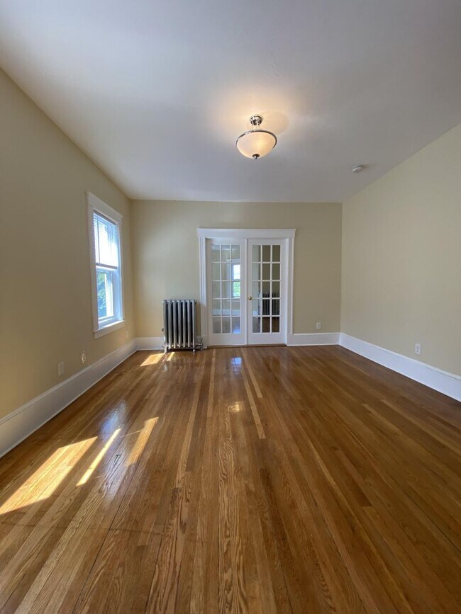 Building Photo - 305 Tappan St