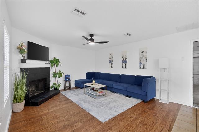 Building Photo - 2316 White Oak Dr
