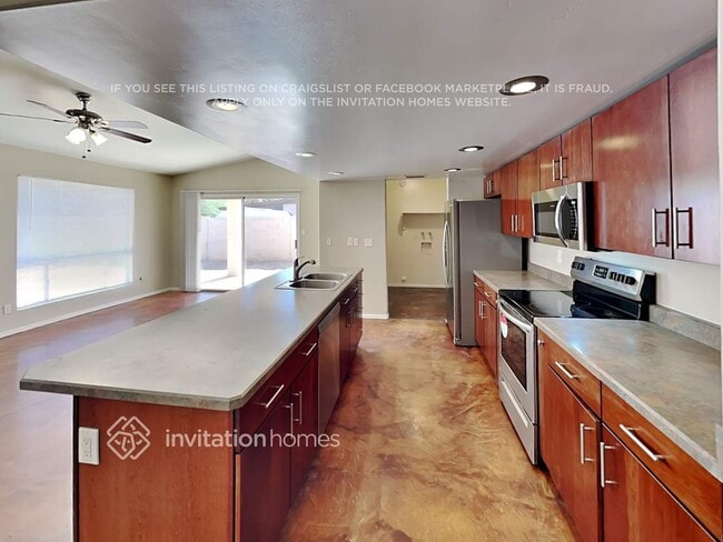 Building Photo - 2201 S Orange