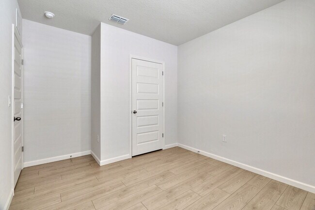 Building Photo - 1434 Garabaldi Cir SE