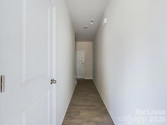 Building Photo - 8021 Murray Br Dr