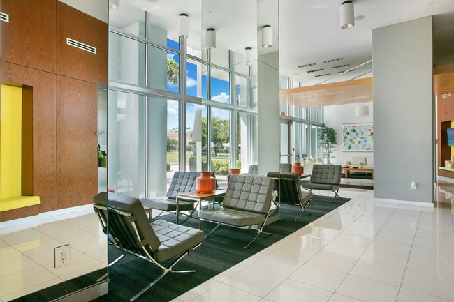 Building Photo - 300 S Australian Ave