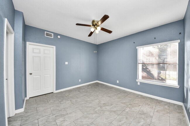 Building Photo - 14550 Fonmeadow Dr