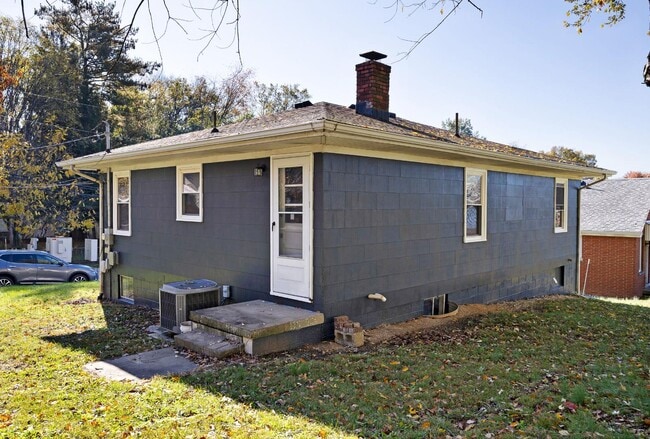 Building Photo - 414 Churchill Ct