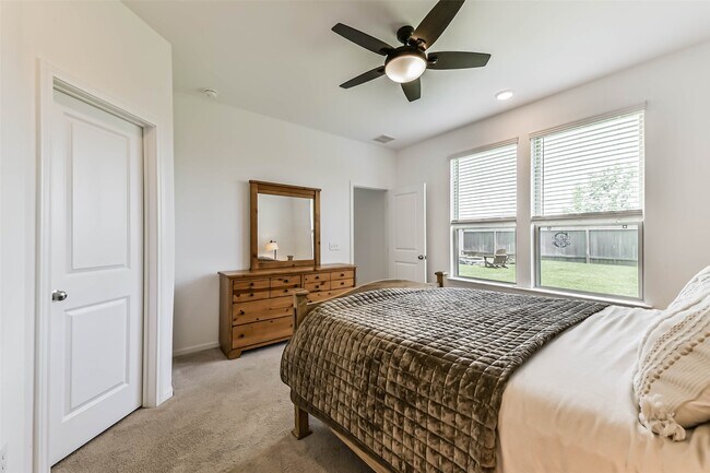 Building Photo - 339 Friesian Ct