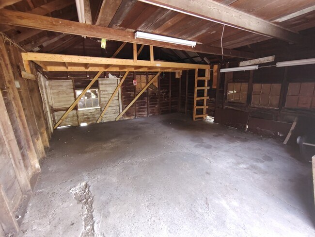 Building Photo - 2222 Andrews St