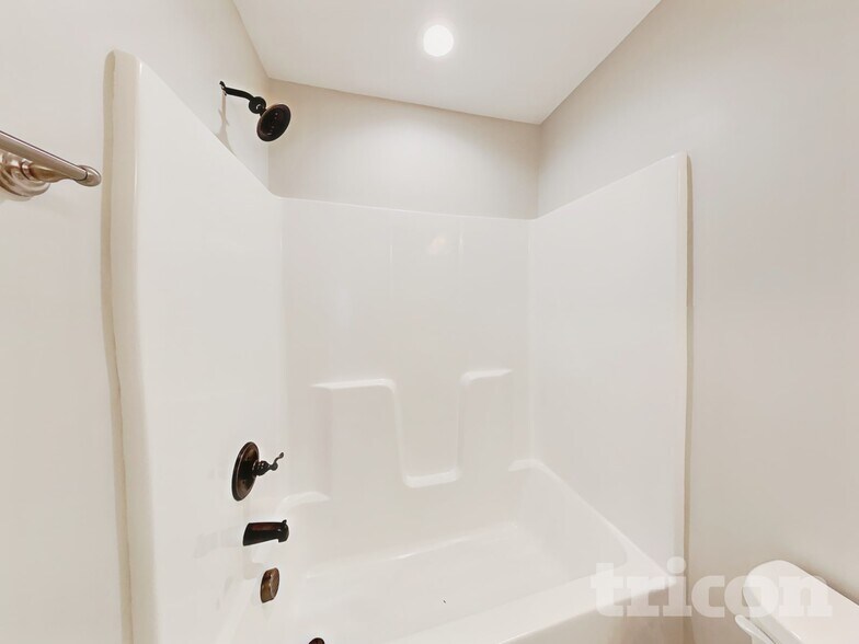 Building Photo - 111 Cottage Ct