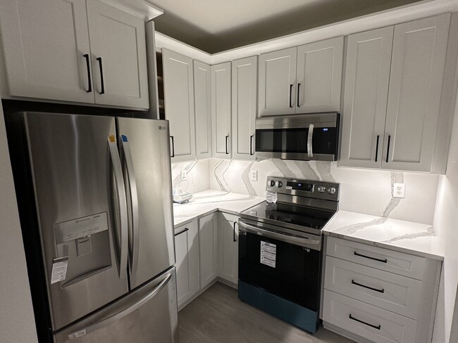 Building Photo - 821 Ralph McGill Blvd NE