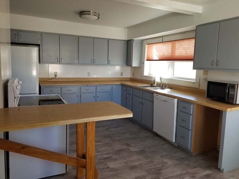 Kitchen - 219 East Montezuma Avenue