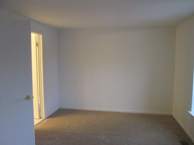 Building Photo - 1659 Colonial Way