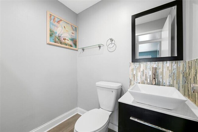Building Photo - 220 Seville Dr