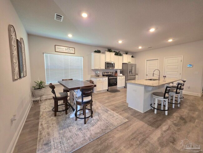 Building Photo - 8055 Silver Maple Dr