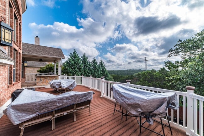 Building Photo - 5-BEDROOM HOME IN OVERLOOK AT GRANDVIEW