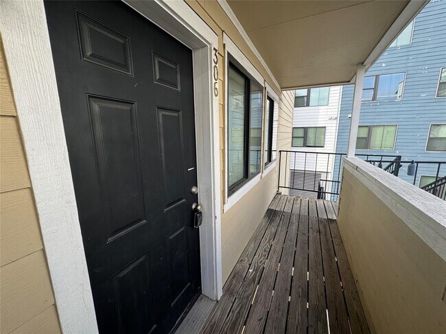 Building Photo - 2510 San Gabriel St