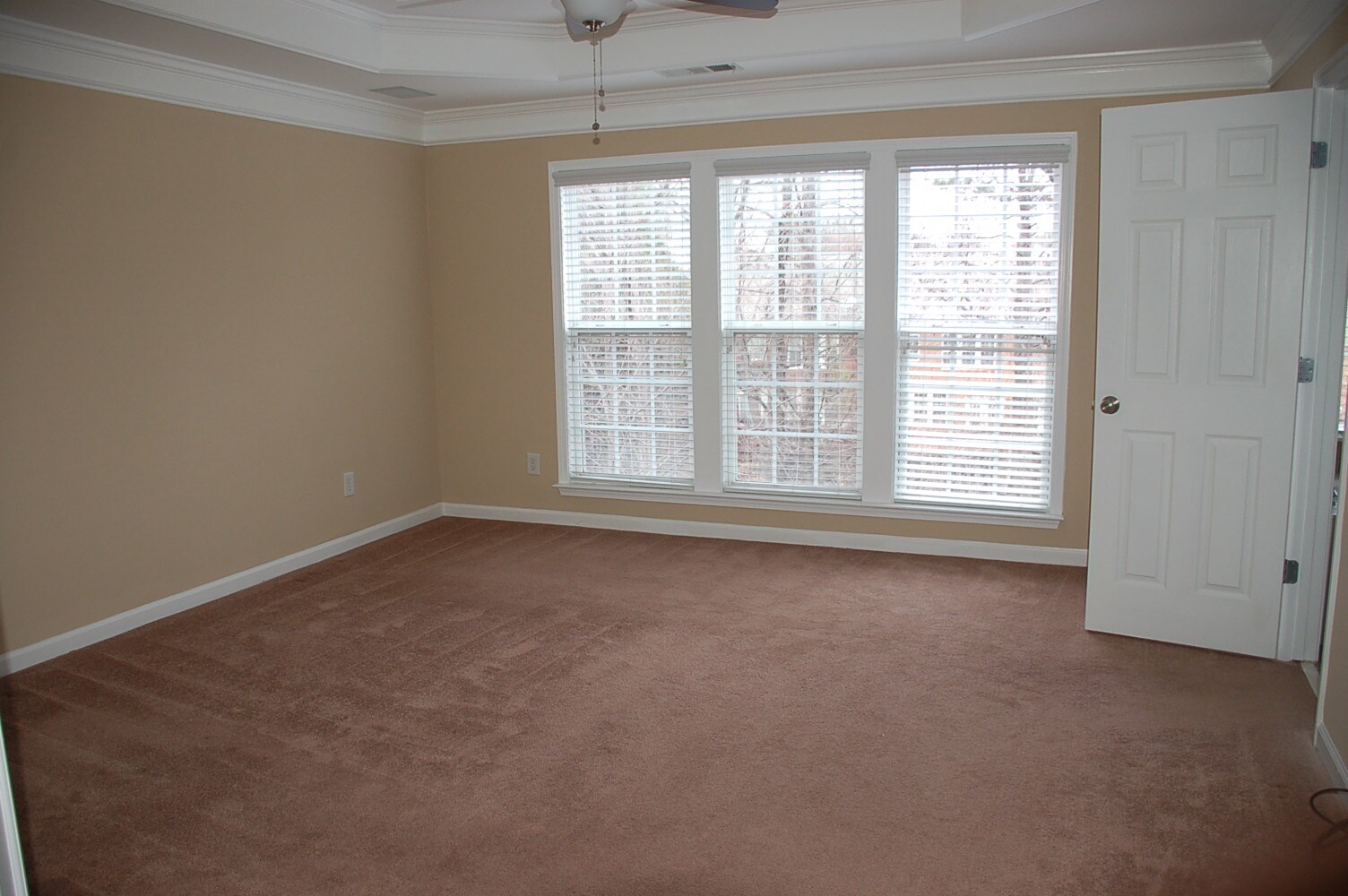 Building Photo - 4051 Orchard Rd