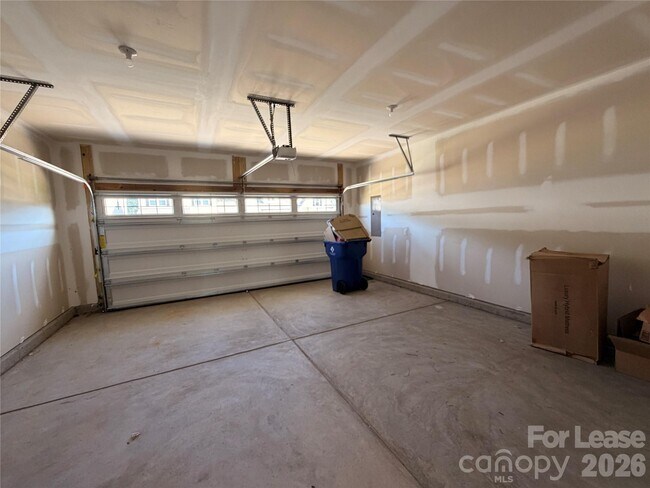 Building Photo - 242 Redondo Dr