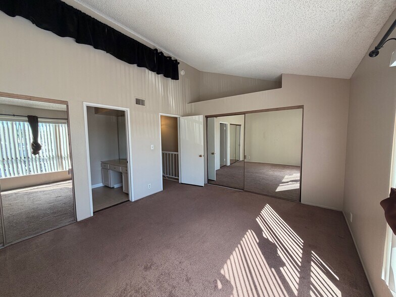 Building Photo - 7226 Jordan Ave