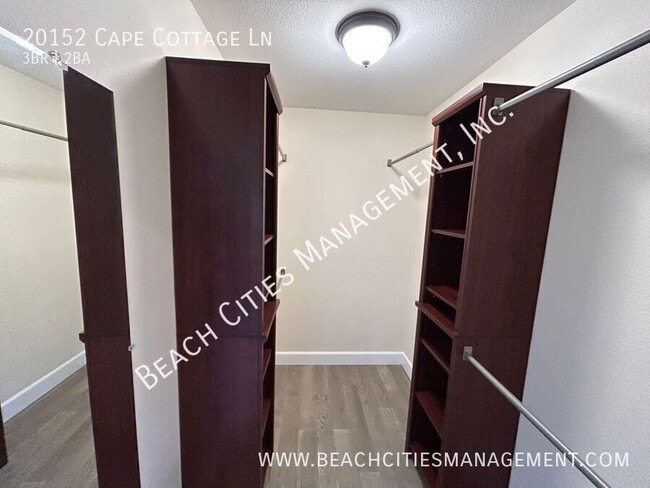 Building Photo - 20152 Cape Cottage Ln