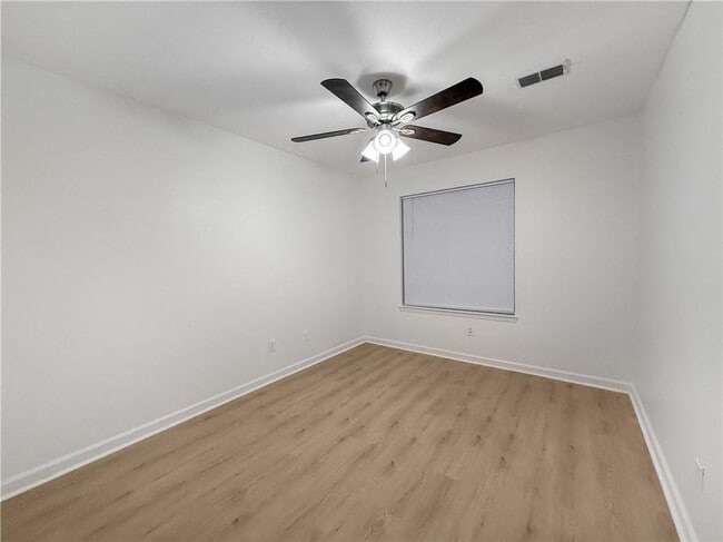 Building Photo - 10740 Plantation Bridge Dr