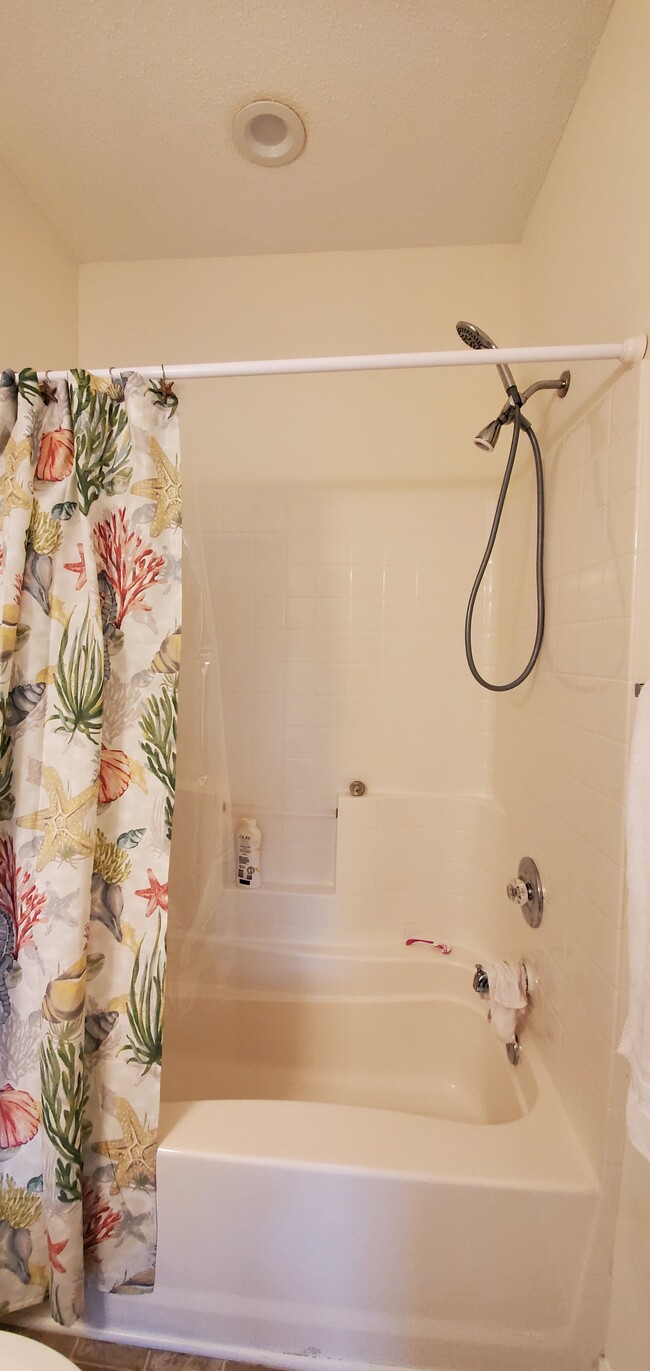 Shower with Tub in Master - 2090 Cross Gate Blvd