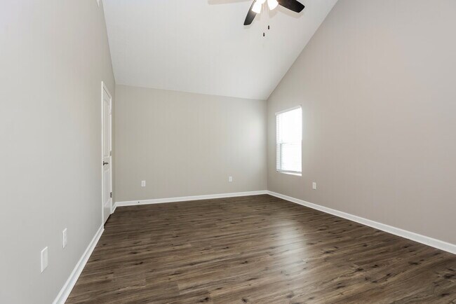 Building Photo - 1716 Sunray Dr
