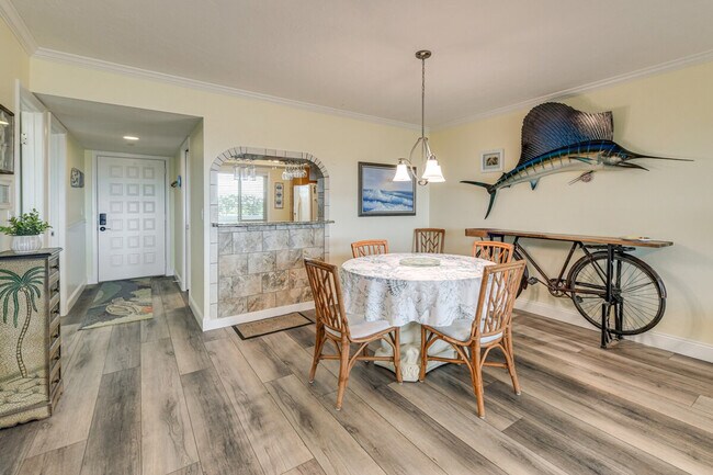 Building Photo - 12112 44th Ave W