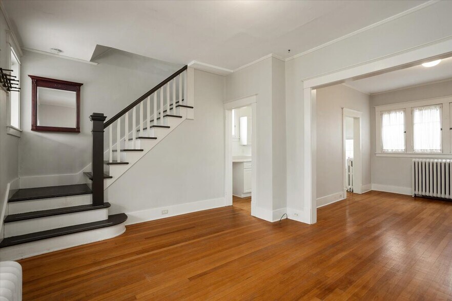 Building Photo - 246 Prospect Ave NE