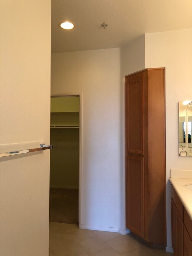 Primary Bath - 13075 Pacific Promenade