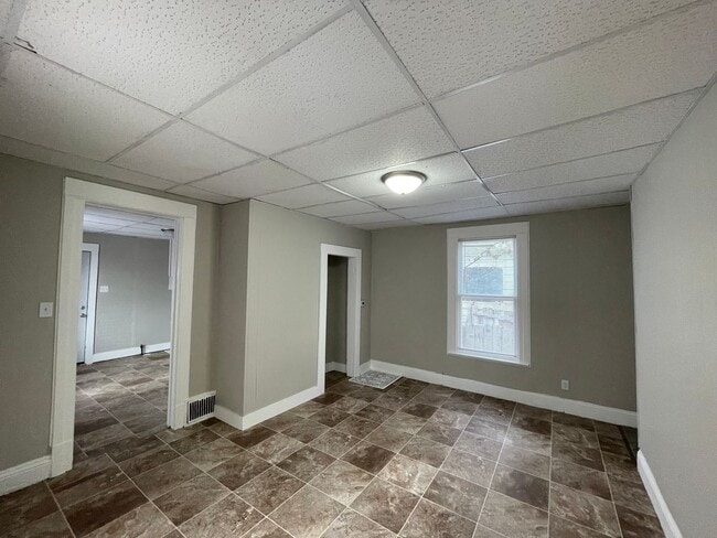 Building Photo - Renovated 3-Bedroom 1-Bathroom Home