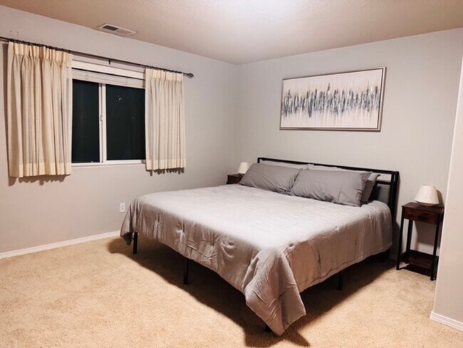 Building Photo - 12675 SW Night Heron Ln