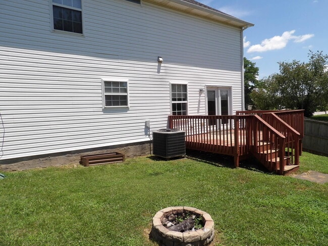 Building Photo - 123 Serena Way