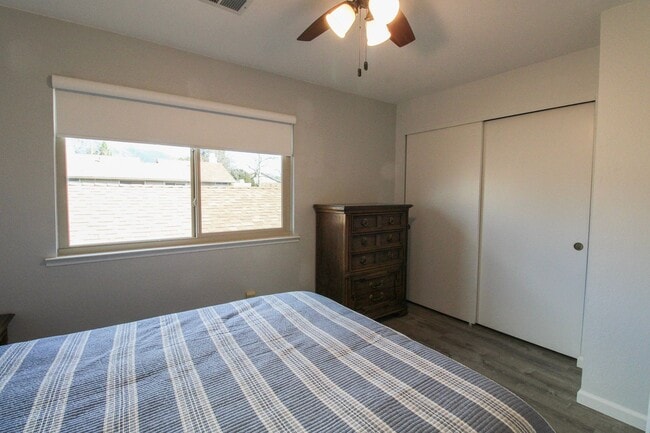 Building Photo - 2 Bedroom Townhouse with 2-Car Garage in The Villages near Downtown SLO