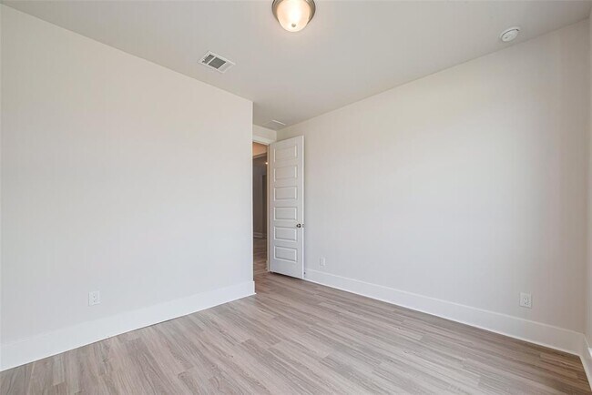 Building Photo - 23649 Silver Palm Trl