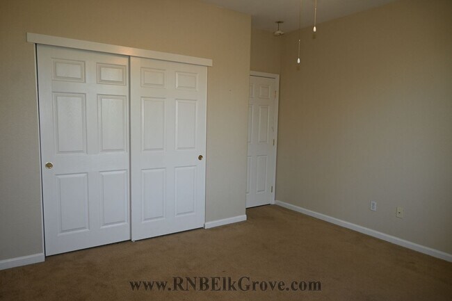 Building Photo - 5 Bedroom Home in Elk Grove! - Resident Benefit Package Property