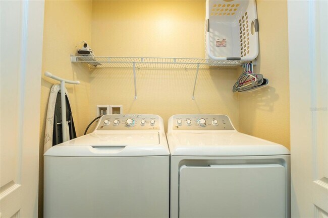 Building Photo - 269 Primrose Dr